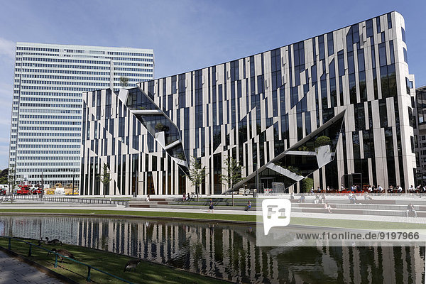 Gebäudekomplex Kö-Bogen und Dreischeibenhaus  Architekt Daniel Libeskind  Düsseldorf  Nordrhein-Westfalen  Deutschland