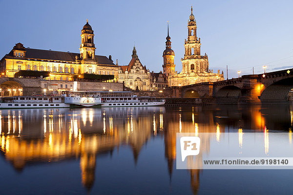 Elbe River  Dresden Cathedral or Katholische Hofkirche Church and Dresden Castle  Dresden  Saxony  Germany