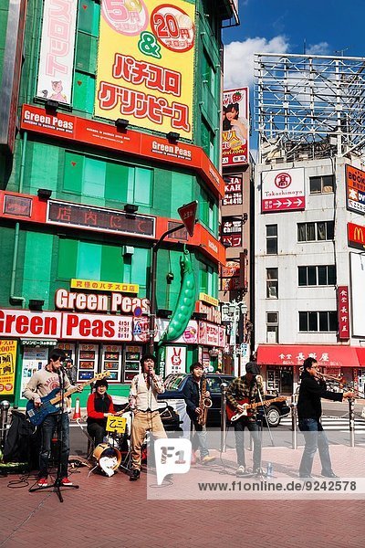 Straße Tokyo Hauptstadt Musik zeigen Klassisches Konzert Klassik Shinjuku