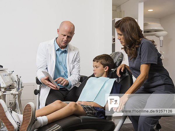 halten Röntgenbild Tablet PC Zahnarzt 12-13 Jahre 12 bis 13 Jahre