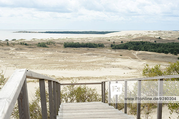 Observation platform at Parnidder dune on the Curonian Spit  near Nida  Oblast Kaliningrad  Russia
