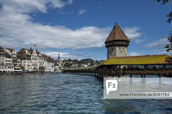 Wasser über Brücke Luzern Schweiz