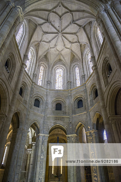 Innenraum der spätgotischen Kathedrale von Santo Domingo de la Calzada  Santo Domingo de la Calzada  La Rioja  Spanien