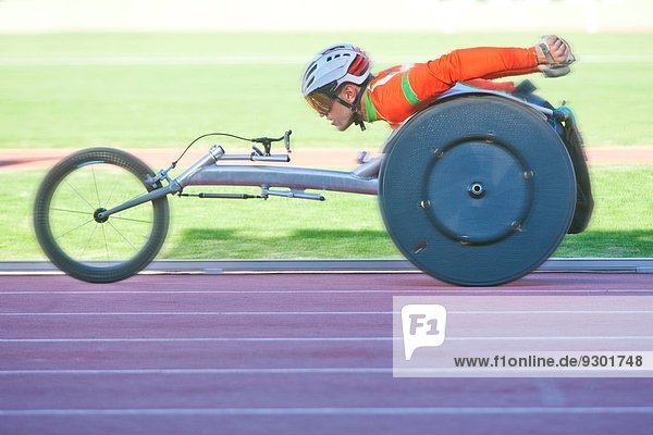 Athlet im para-athletischen Wettkampf