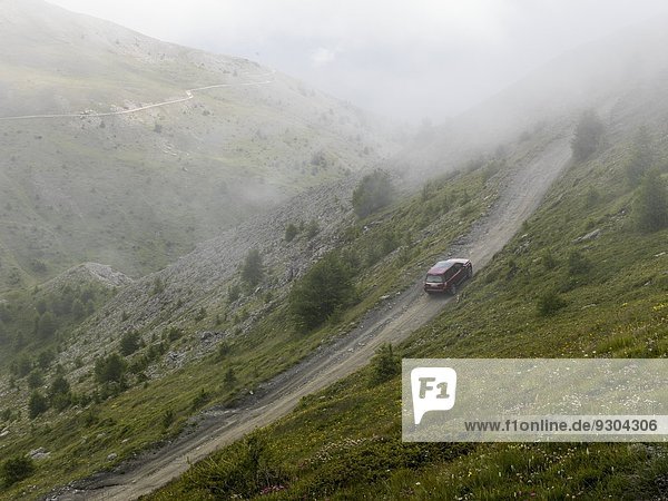 Geländewagen  Assietta-Kammstrasse  Cottische Alpen  Westalpen  Alpen  Piemont  Italien  Europa