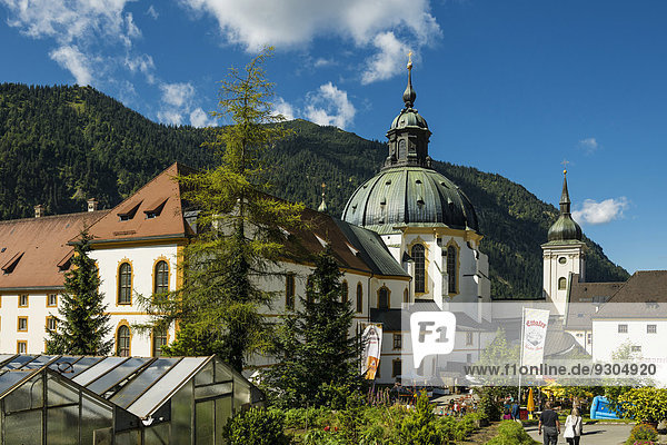 Barocke Benediktinerabtei  Klosterkirche  Kloster Ettal  Ettal  Oberbayern  Bayern  Deutschland
