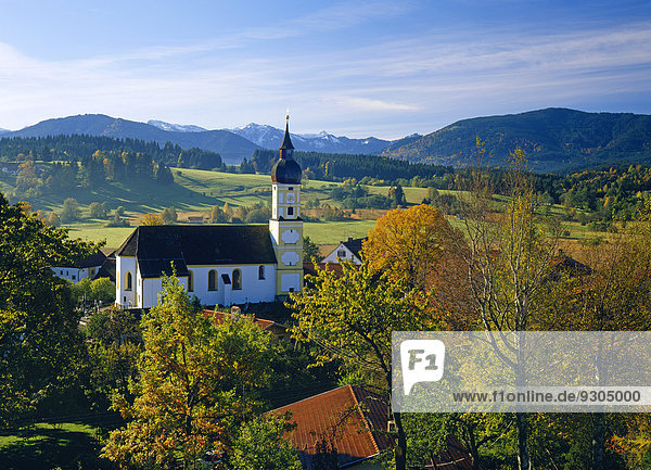 Pfarrkirche St. Georg Bad Bayersoien Oberbayern Bayern Deutschland