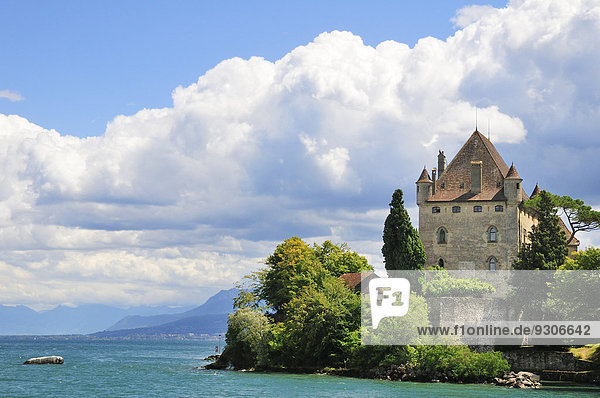 Schloss Yvoire am Genfersee oder Lac Leman  Yvoire  Rhône-Alpes  Haute-Savoie  Frankreich