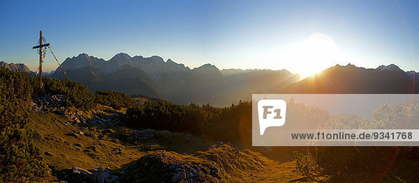 Sonnenaufgang am Simmering  Mieminger Gebirge  Tirol  Österreich  Europa