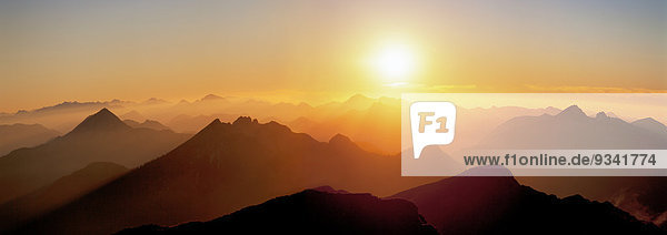 Sonnenuntergang am Sonnwendjoch Rofangebirge Tirol Österreich Europa