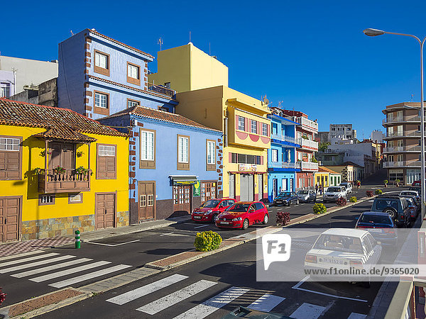 Spanien  Kanarische Inseln  La Palma  Puerto de Tazacorte  Bunte Häuser