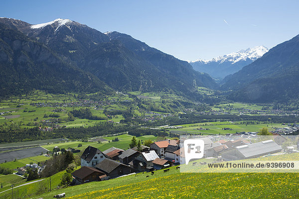 Europa Berg Dorf Tatar Kanton Graubünden Schweiz