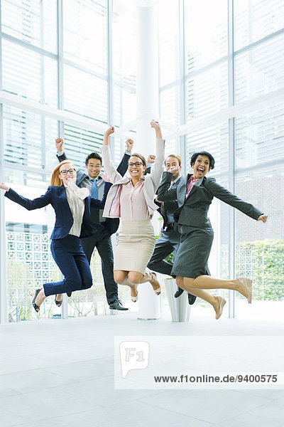 Mensch,Büro,Menschen,Gebäude,springen,Business