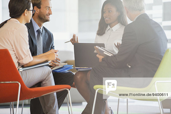 Mensch,Büro,Menschen,Gebäude,Geschäftsbesprechung,Besuch,Treffen,trifft,Business