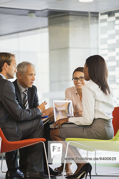Mensch,Büro,Menschen,Gebäude,Geschäftsbesprechung,Besuch,Treffen,trifft,Business