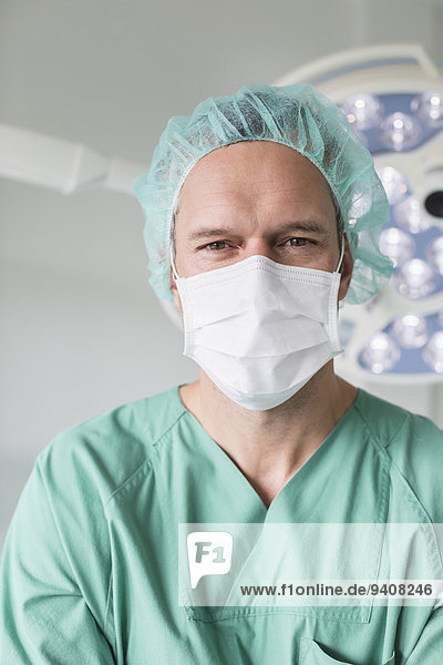 Surgeon in hospital  wearing mask