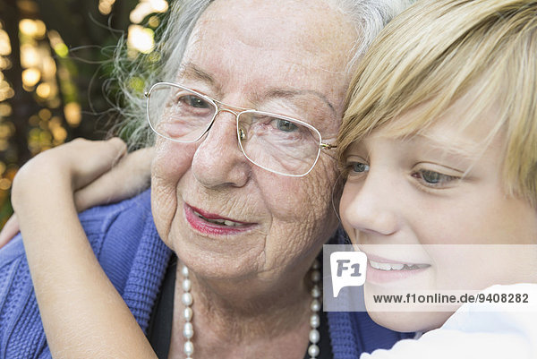 Portrait Close-up Großmutter Enkelsohn