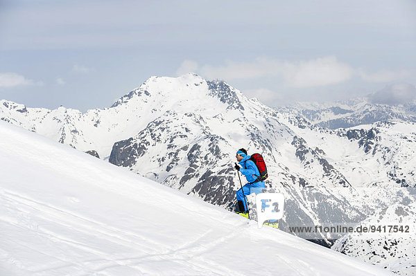 Berg Winter Mann Alpen klettern Schnee