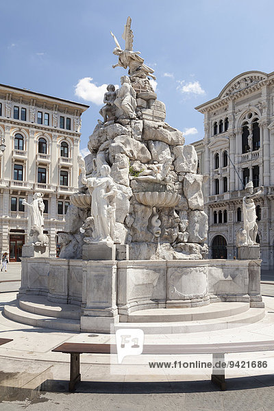 Brunnen der vier Kontinente  Piazza Unita d'Italia  Piazza Grande  Triest  Friaul-Julisch Venetien  Italien