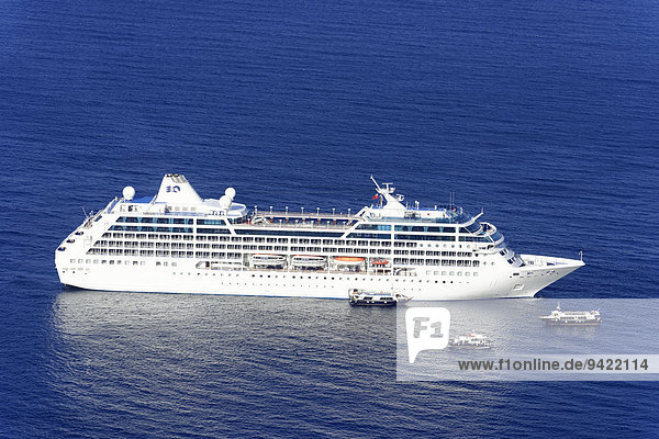 Kreuzfahrtschiff OCEAN PRINCESS  670 Passagiere  Baujahr 1999  179m lang  Thira  Santorin  Kykladen  Griechenland