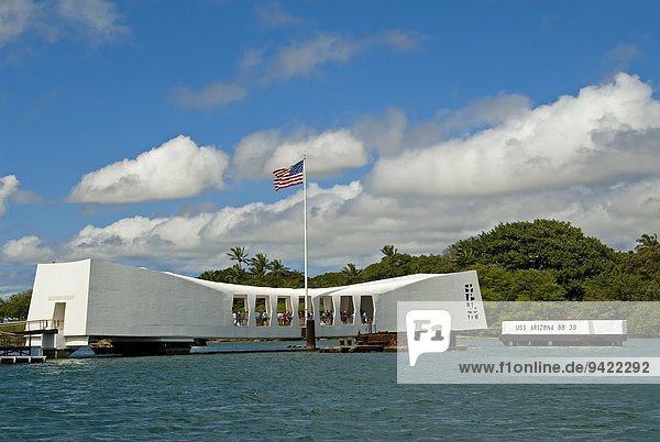 USS Arizona Memorial in Pearl Harbor  Oahu  Hawaii  United States