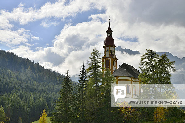 Barocke Pfarrkirche Hl. Nikolaus,  Obernberg am Brenner,  Tirol,  Österreich