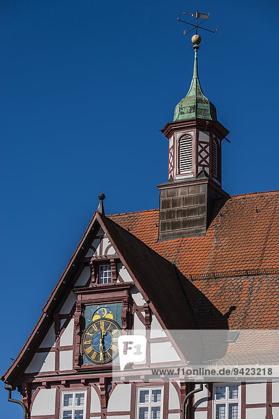 Rathaus mit Mondphasenuhr  Bad Urach  Baden-Württemberg  Deutschland