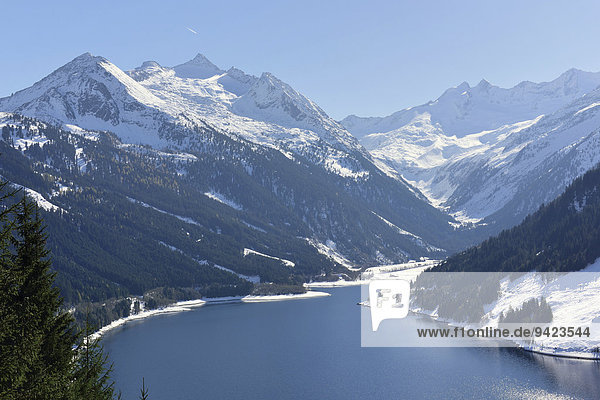 Durchlass Wasserspeicher Hochkrimml  links Seekarspitz  rechts Dreiherrenspitze  Alpenhauptkamm  Tauern  Tirol  Österreich