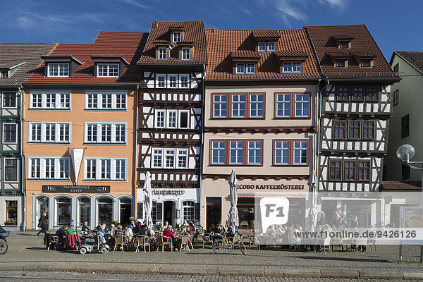Historische Häuserzeile am Domplatz  Erfurt  Thüringen  Deutschland