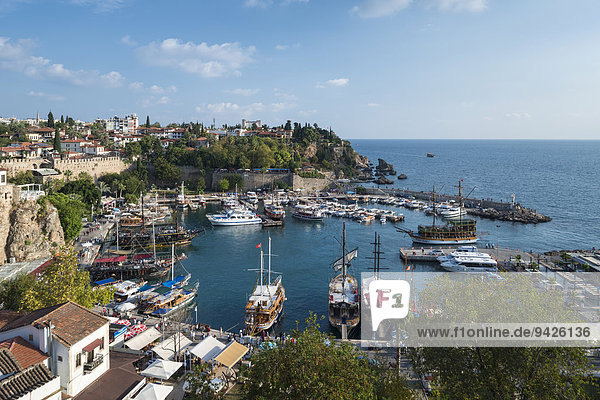 Alter Hafen von Antalya mit Ausflugsbooten für Rundfahrten  Antalya  Golf von Antalya  Golf von Antalya  Türkische Adria  Türkei