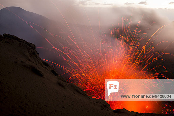 Eruption des Mount Yasur Vulkans Insel Tanna Vanuatu