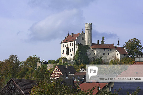 Burg Gößweinstein  11. Jhd.  1890 im neugotischen Stil umgebaut  Gößweinstein  Oberfranken  Bayern  Deutschland