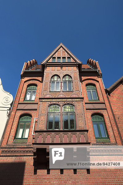 Dekorative Fachwerkfassade von 1906  Lüneburg  Niedersachsen  Deutschland