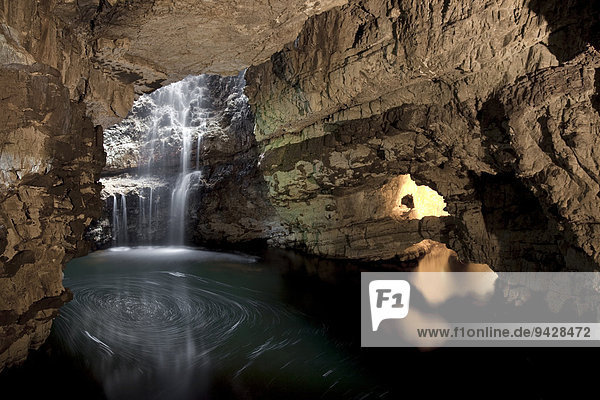 Die Caves of Smoo bei Durness Schottland Großbritannien Europa