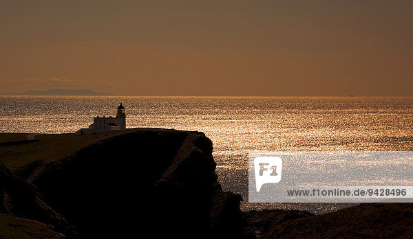 Leuchtturm am Point of Stoer an der Schottischen Atlantikküste  Schottland  Großbritannien  Europa
