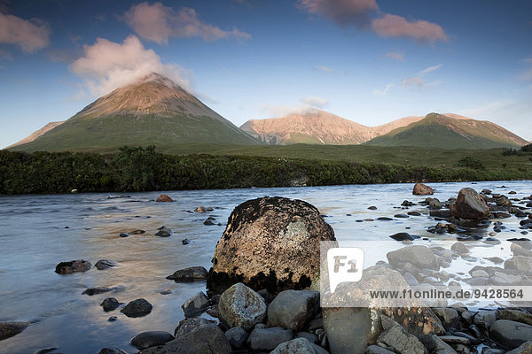 Der River Sligachan auf der Isle of Skye Highland Council Schottland Großbritannien Europa