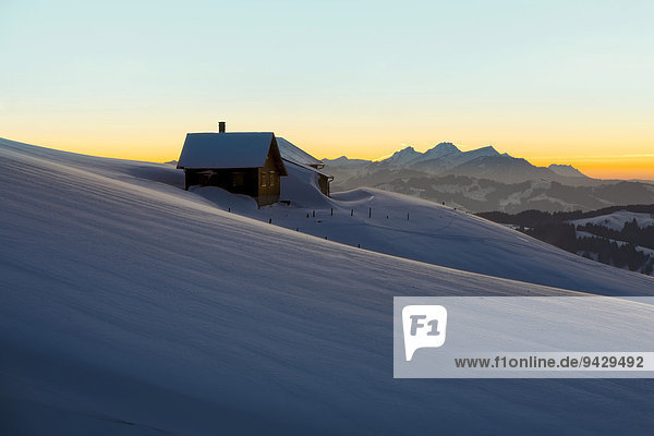 Kleine Alm bei der Hochalp mit Blick zum Rigi und die Ostschweiz im Winter  Appenzell  Schweiz  Schweizer Alpen  Schweiz  Europa  ÖffentlicherGrund