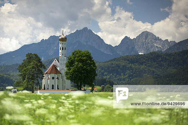 Die Kirche St. Coloman bei Füssen im Allgäu,  Bayern,  Deutschland,  Europa,  ÖffentlicherGrund