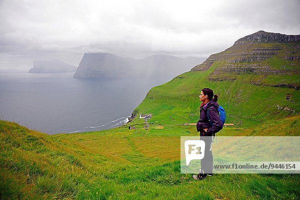 Frau Aktion wandern jung