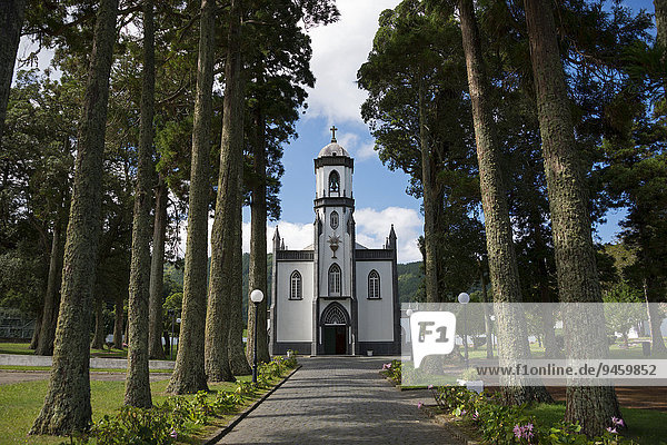 Pfarrkirche St. Nikolaus  Sete Cidades  Caldeira das Sete Cidades  São Miguel  Azoren  Portugal  Europa