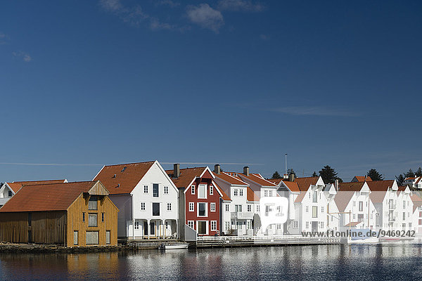Häuser am Wasser  Skudeneshaven  Rogaland  Norwegen  Europa