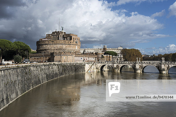 Castel Sant'Angelo with storm clouds  Tiber with high water  Rome  Lazio  Italy  Europe