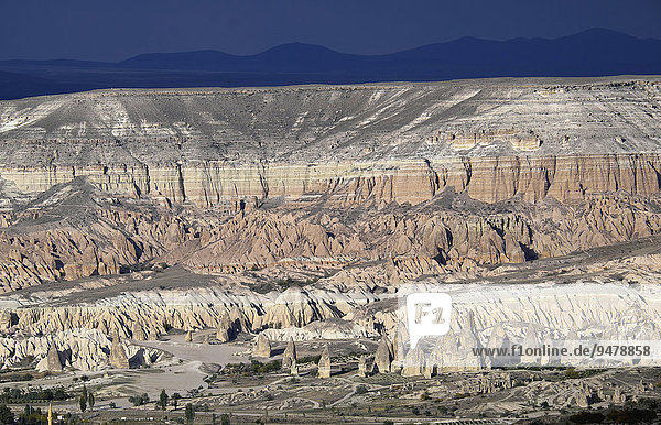Tuffsteinformationen  Taubental  Güvercinlik  Provinz Nevsehir  Kappadokien  Türkei  Asien