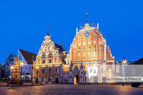 House of the Blackheads in Town Hall Square  historic centre  blue hour  dusk  UNESCO World Heritage Site  Riga  Latvia  Europe