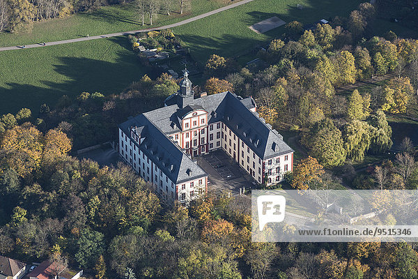 Luftaufnahme  barockes Residenzschloss  18. Jh.  heute Landratsamt  Saalfeld Saale  Thüringen  Deutschland  Europa