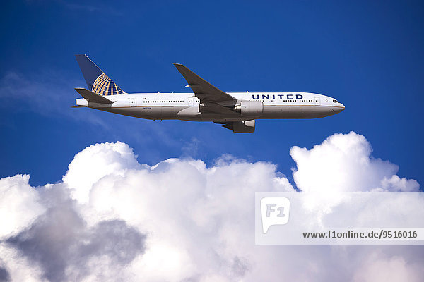 United Airlines Boeing 777 im Flug