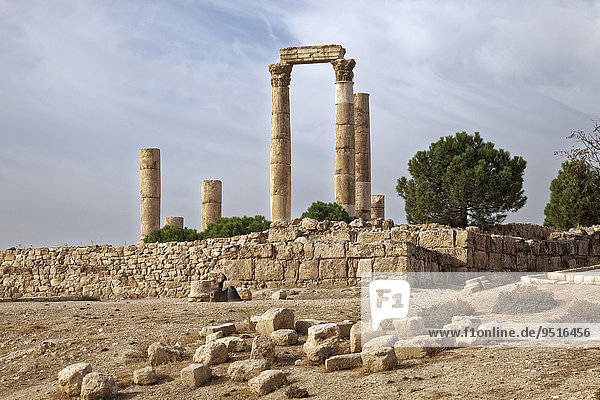 Herkulestempel  Jabal el Qala  Zitadelle  Ruine  Säulen  Amman  Jordanien  Asien