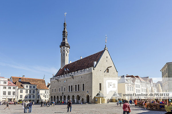 Gotisches Rathaus am Rathausplatz in der Altstadt  Tallinn  Estland  Europa
