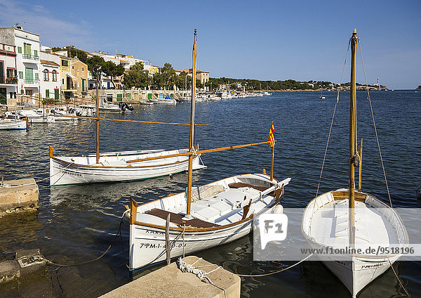 Feluken  typische Fischerboote  Hafen von Portocolom  Mallorca  Balearen  Spanien  Europa