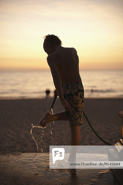 Strand Junge - Person waschen